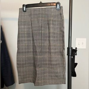 Amanda + Chelsea size small pencil skirt